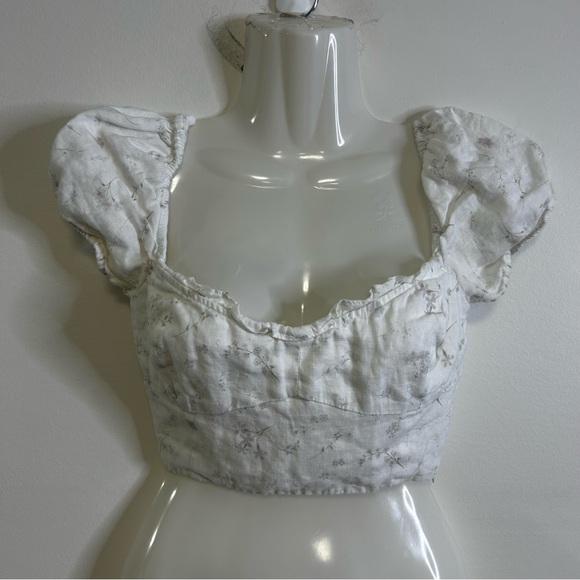 Aritzia Wilfred Organic Linen Wander Cropped White Floral Blouse - Picture 2 of 7